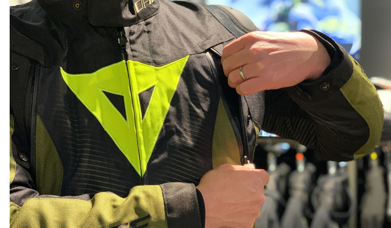 スタッフ待望のD-DRYスポーツジャケット『SUPER SPRINT D-DRY JACKET